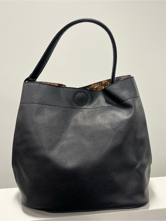 Carlos by Carlos Santana Handbags - Carlos Santana Black Pebbled Leather Shoulder Bag
